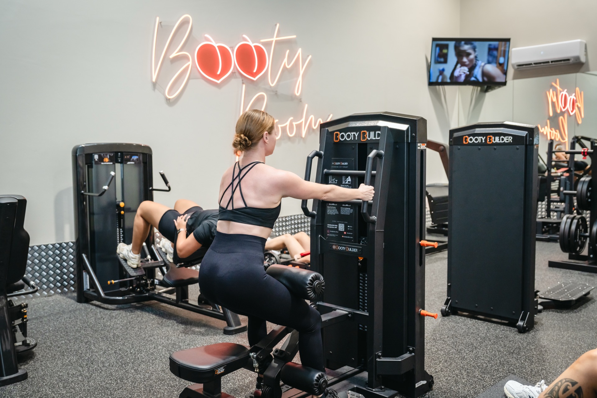 Glute-focused Machines